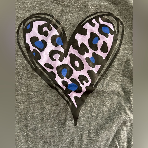 Girls Grey Short Sleeve With Purple Leopard Print Heart  Design 💜 🐆 - Picture 2 of 3